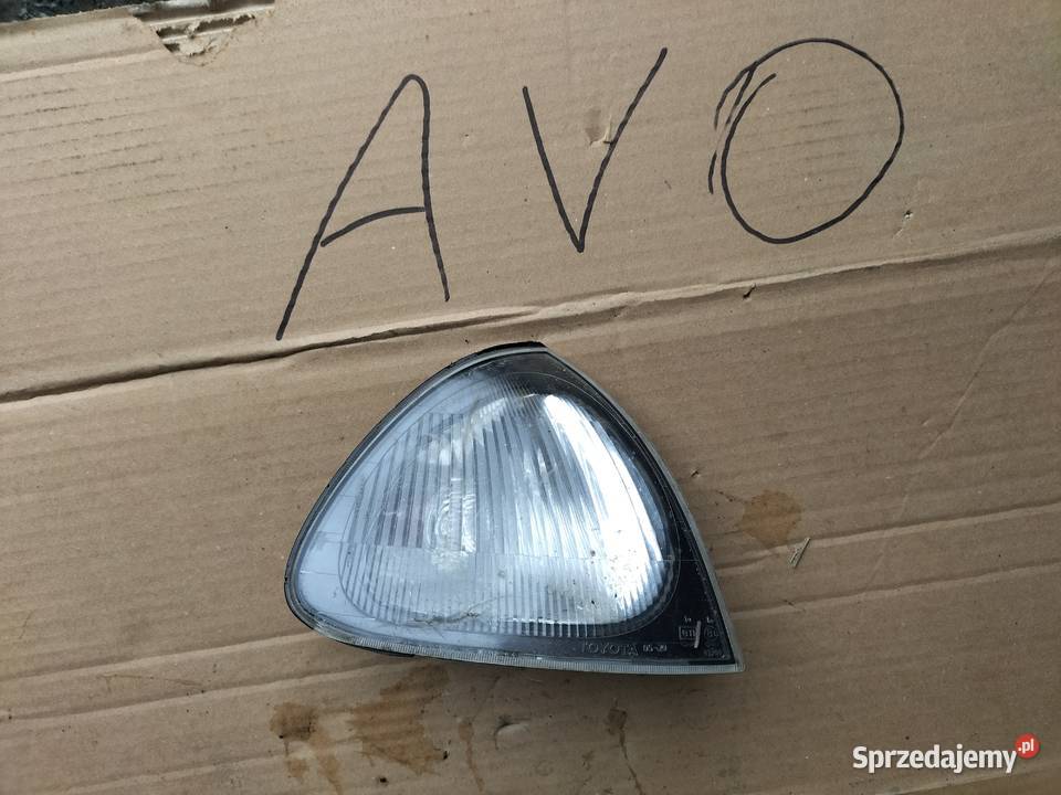 KIERUNKOWSKAZ MIGACZ PRAWY TOYOTA AVENSIS T22 Oświetlenie
