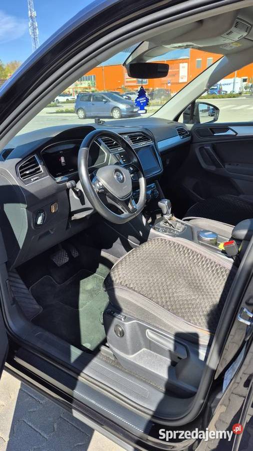 VW Tiguan TDI 2l 2019 135000 DSG czarny idealny Motoryzacja Szczecin