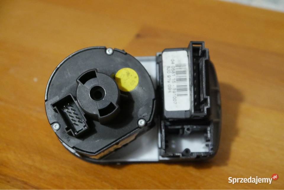 WłącznikPrzełącznik świateł Audi TT 8J