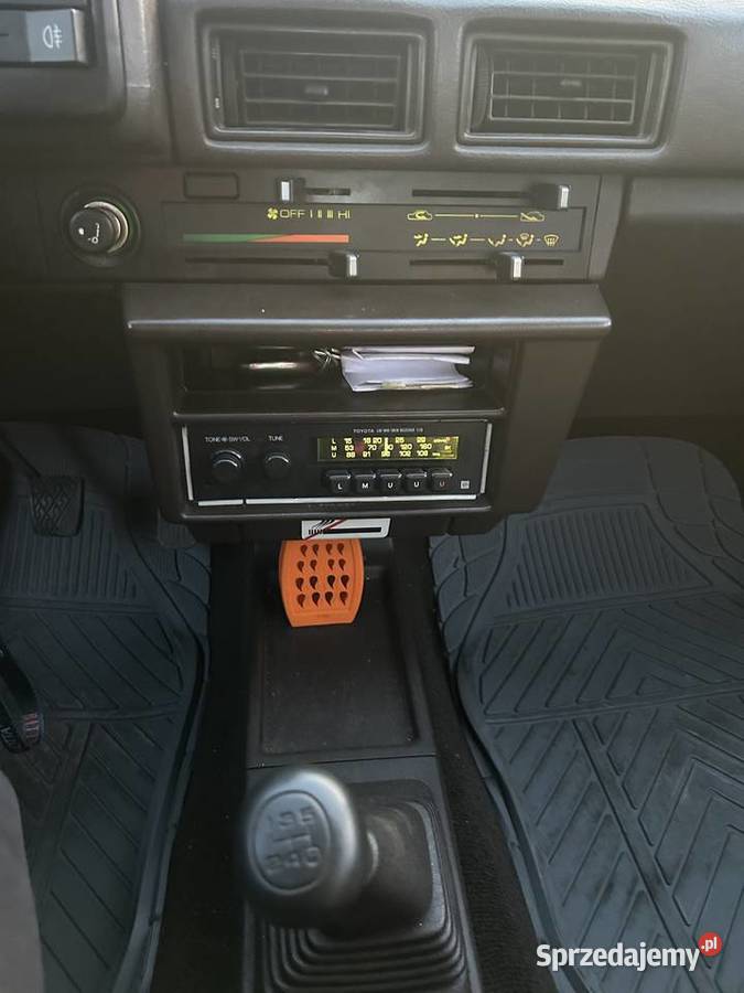 Zabytkowa Toyota Corolla E8 18 Diesel Sedan zachodniopomorskie Nowogard