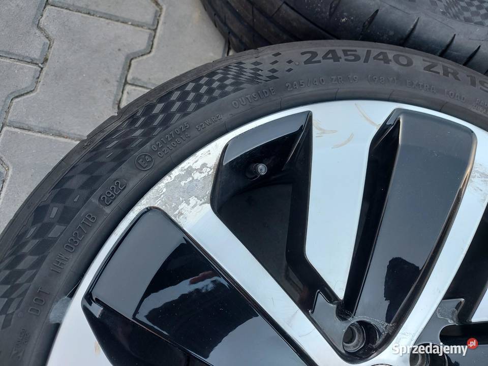 VW Arteon 3G8 2018r KOŁA FELGI OPONY 24540 R19 sprzedam