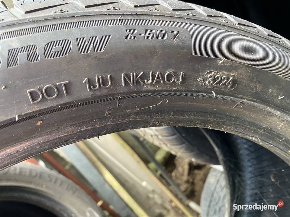 Opony zimowe 245 40 19 nowe 2024 Samochodowe