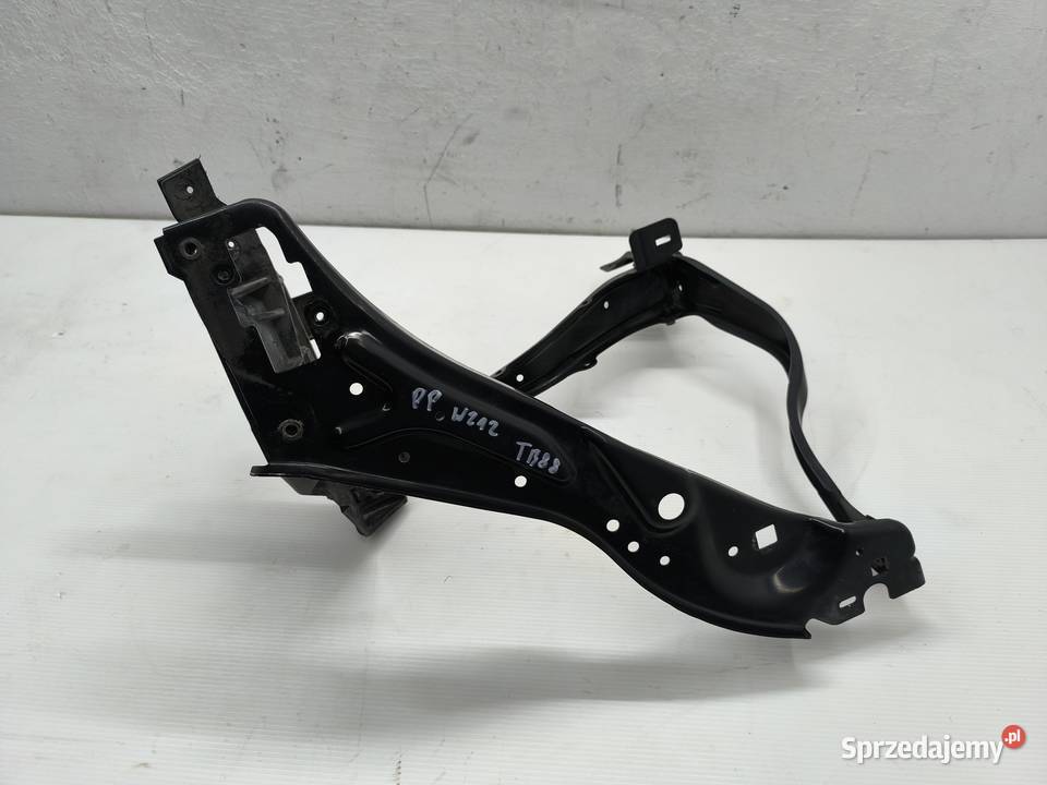 OKULAR WSPORNIK MOCOWANIE LAMPY PRAWY MERCEDES