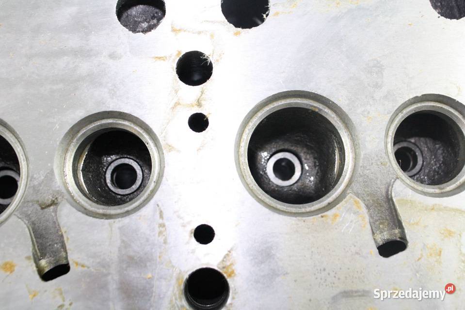 Głowica KUBOTA L2000L2201 silnik DH1101 Silnik i osprzęt Tajęcina