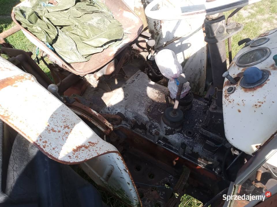 ciagnik david brown 770 mf ursus 3p silnik 2812 nieuszkodzony Maszyny rolnicze Rutki-Kossaki