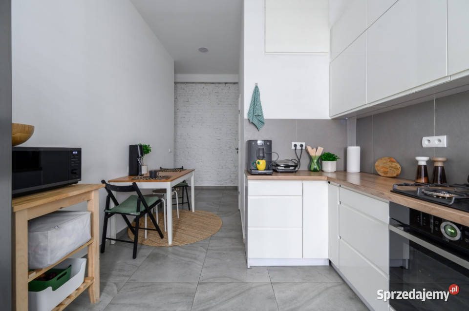 Przestronne mieszkanie z widokiem na Piotrkowską Łódź