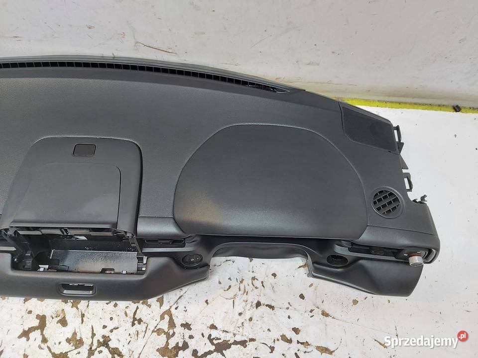 Honda HRV III eHEV 2022r KOKPIT DESKA