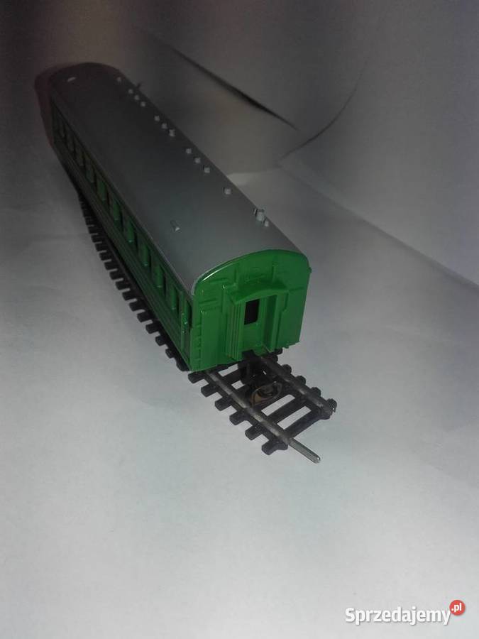 pasażerski wagon czteroosiowy w skali TT Piko Będzin
