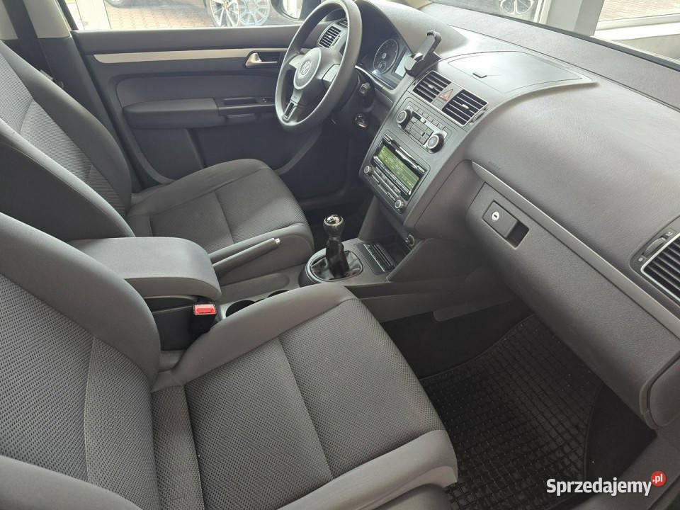 Volkswagen Touran 16TDI 105 Grzane fotel Stan II Rok produkcji 2011 Volkswagen małopolskie Tarnów