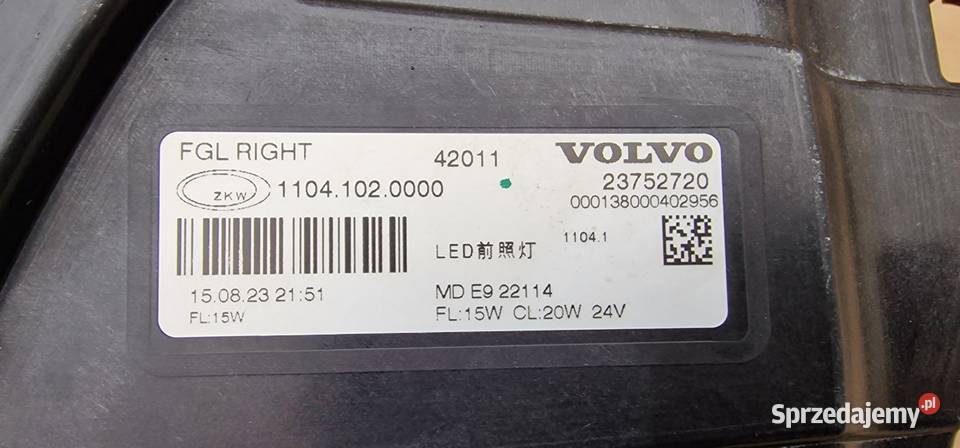 VOLVO FH5 FH 5 HALOGEN LED PRAWY LAMPA Bieleń