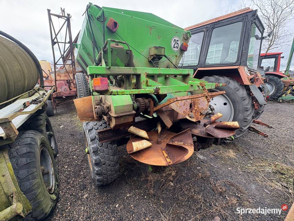 Rozsiewacz do Nawozu nieuszkodzony Maszyny rolnicze Zagrodno sprzedam