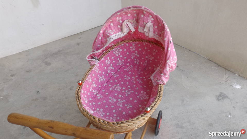 Stary wózek lalek z Prlu Grodziczno