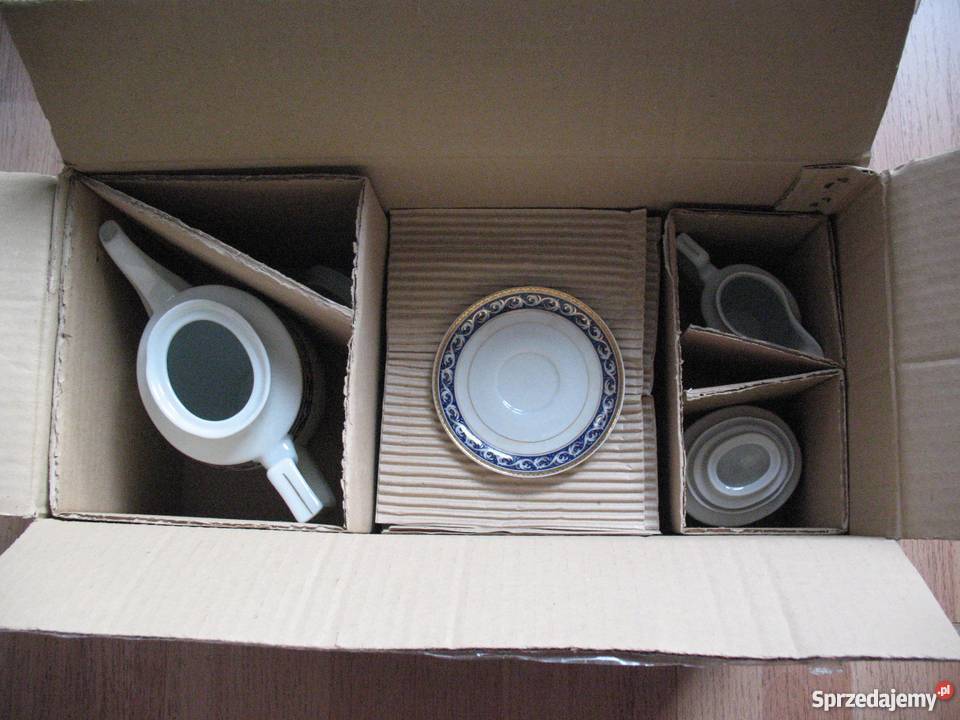 Porcelana KSIĄŻ serwis kawowy na 12 osób 27el biały Chorzów
