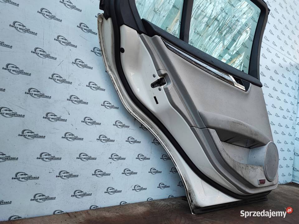 MERCEDES W204 09r Drzwi lewy tył 70340 mikronów Kielce