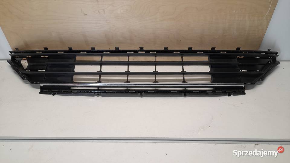 VW GOLF VII 7 KRATKA ZDERZAKA ŚRODKOWA