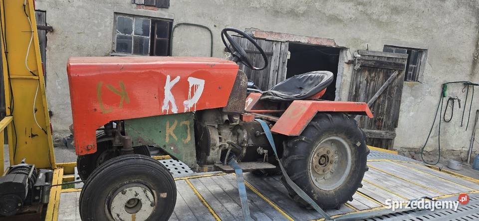 Traktorek sam Trzemeszno