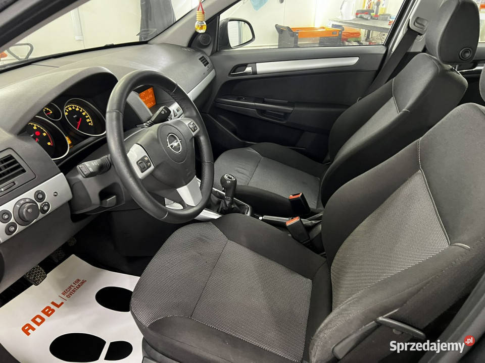 Opel Astra RatyZamiana Gwarancja 2010 bez rdzy elektrochrom. lusterka boczne małopolskie Gdów