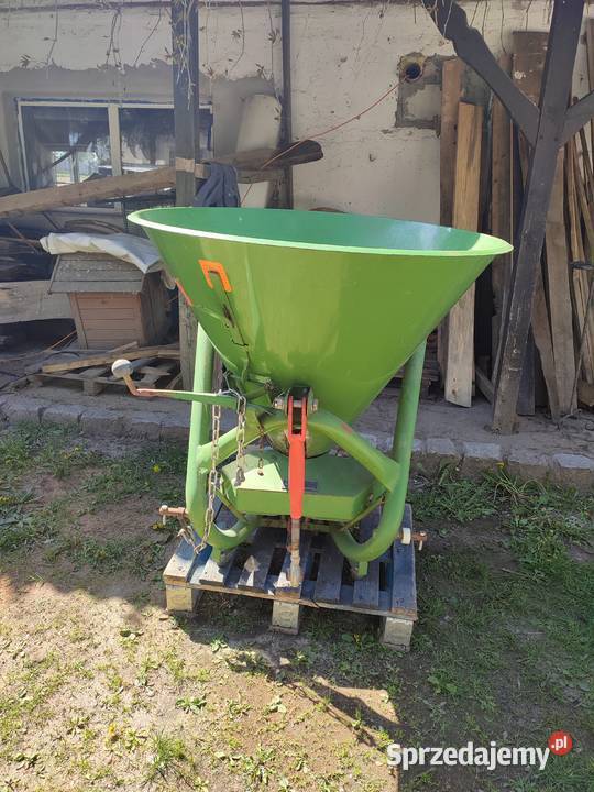 Rozsiewacz nawozów lejek Amazone EK300 Nowogród