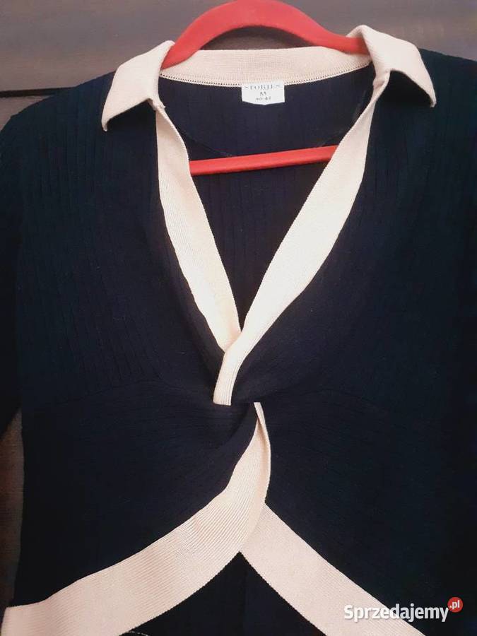 sweter z kołnierzem czarny krótki sprzedam