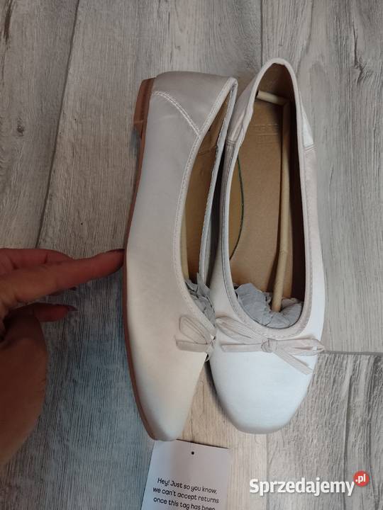 43 ASOS Design Kremowe baleriny wieczorowe z Asos małopolskie
