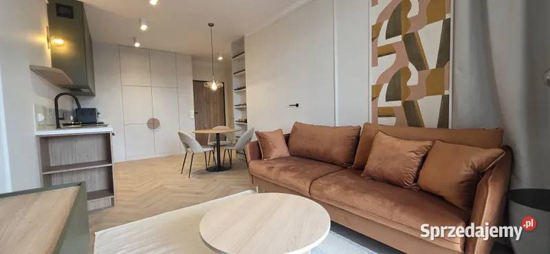 Nowy budynek2pokoje z halą garażową i komórką sieć Wynajem Gdańsk