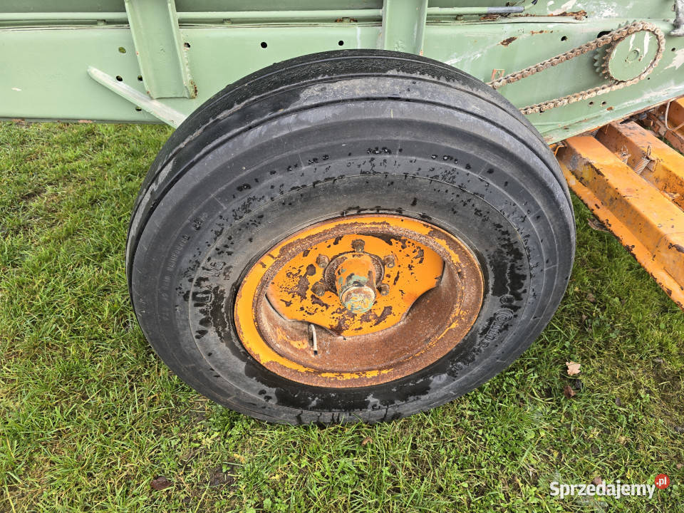 Rozsiewacz wapna nawozów AMAZONE ZG4000 4 tony 6