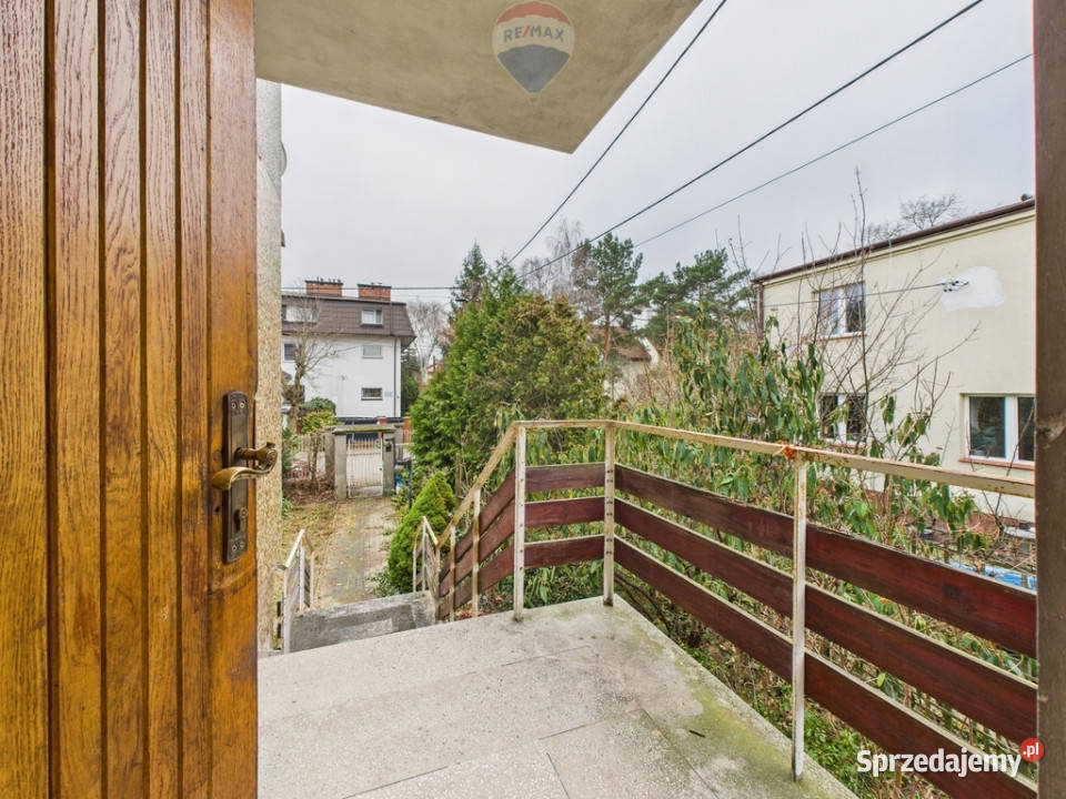 Dom wolnostojący z ogrodem i kominkiem Wawer balkon Warszawa