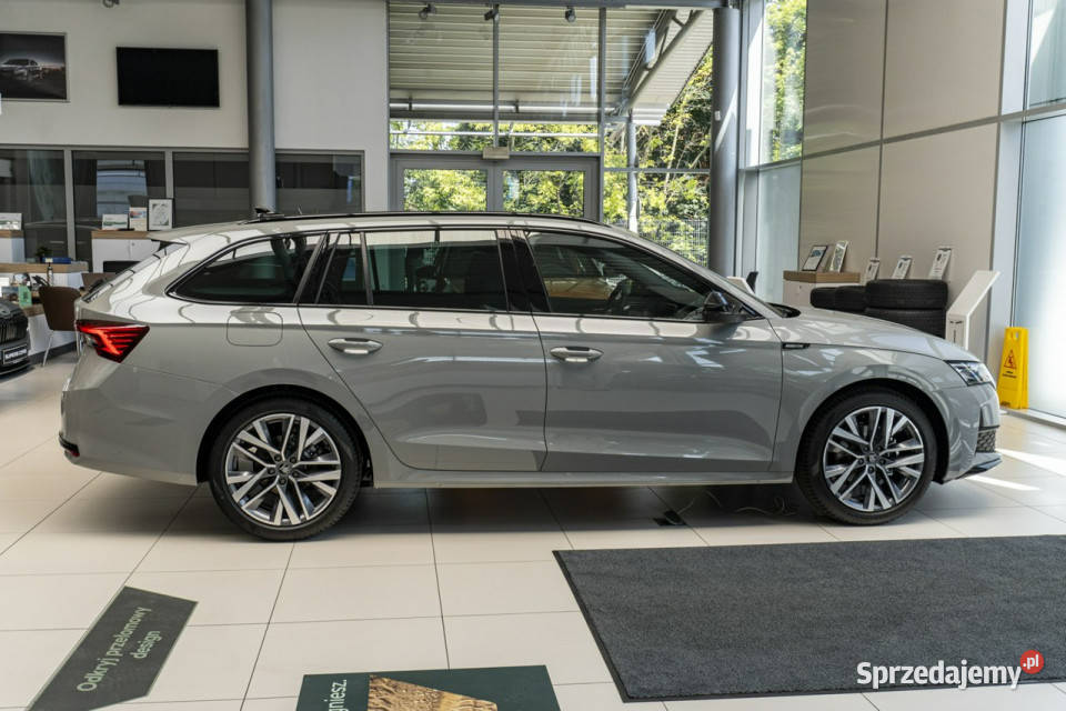 koda Octavia Combi Sportline 15 TSI mHEV 150 DSG gniazdo USB łódzkie Łódź