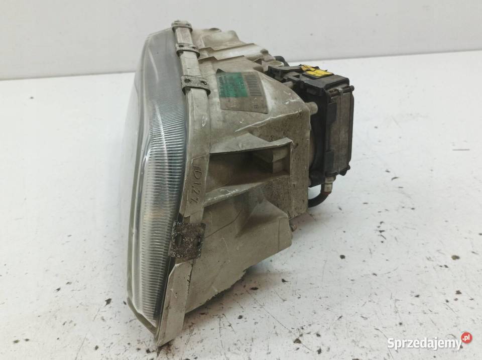 LAMPA PRZÓD PRAWA XENON LIFT 30859767 Volvo S40 Rok produkcji 2003 świętokrzyskie