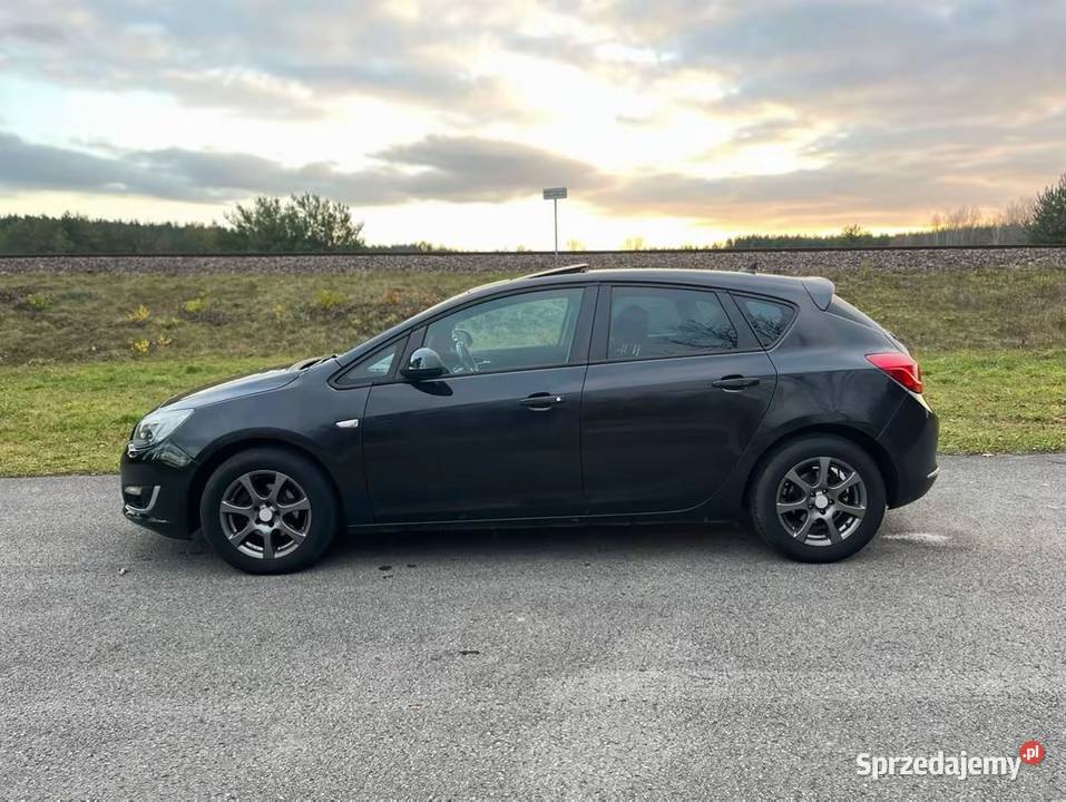 Opel Astra J 14 2013r 267000km Mielec sprzedam