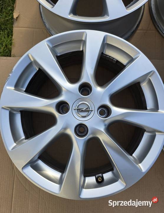 Felgi opel corsa F 65X16 16 ET38 4X108 651mm Średnica 16" Steklno
