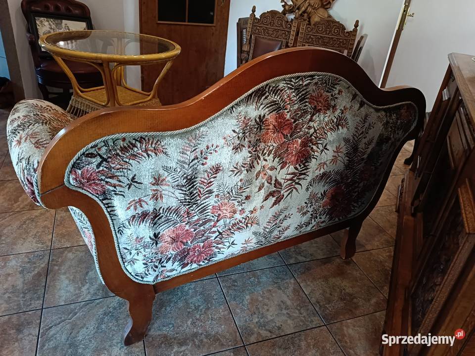 Kanapasofa piękna w stylu Biedermaier Lipno
