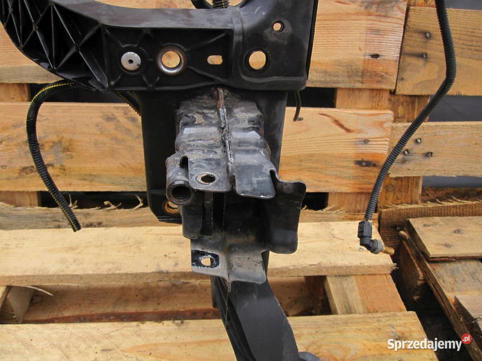 OPEL CORSA D 13r pas przód osobowe