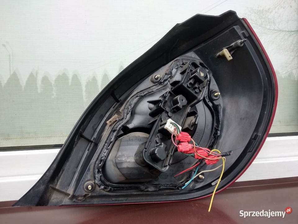 Nissan Almera N16 LIFT FL lampa tył tylna lewa Sieradz