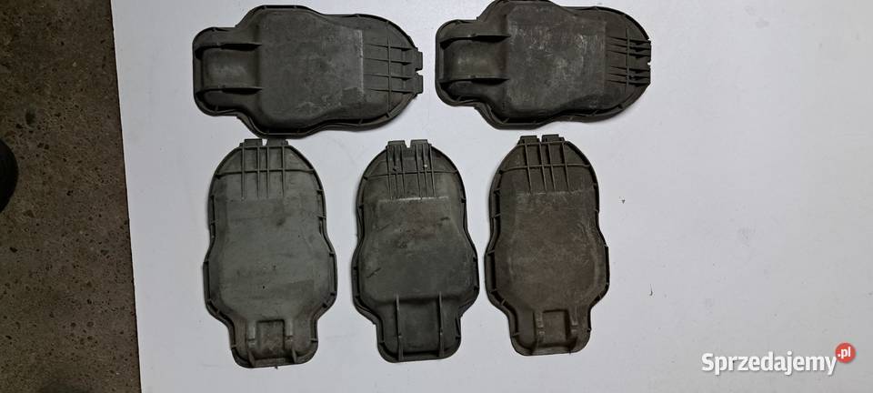 Pokrywa reflektora Mercedes W123 Luzino