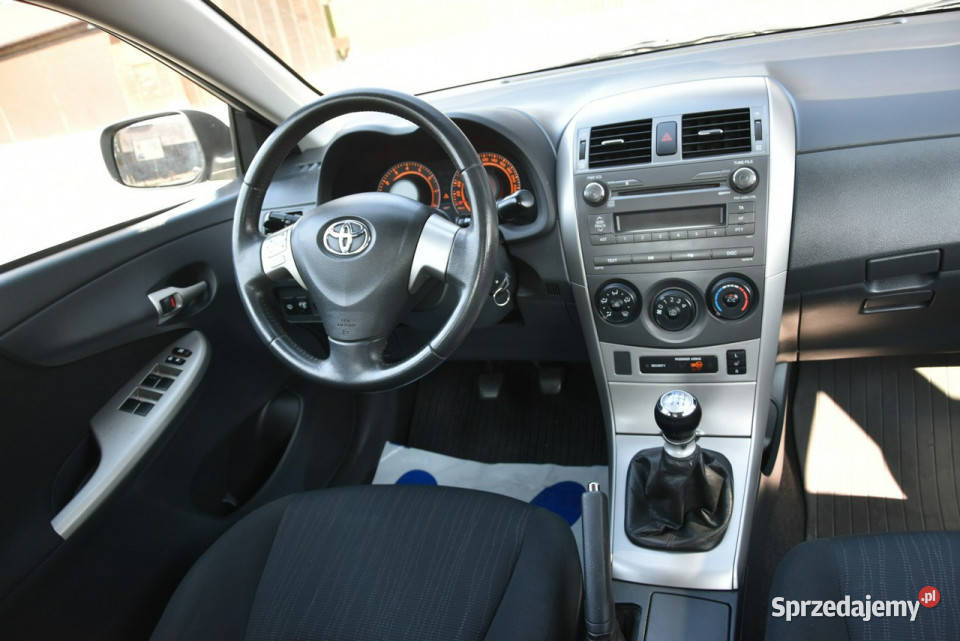 Toyota Corolla 16Benzyna VVTi 132 2009r SALON Zarejestrowany w Polsce Corolla Kampinos