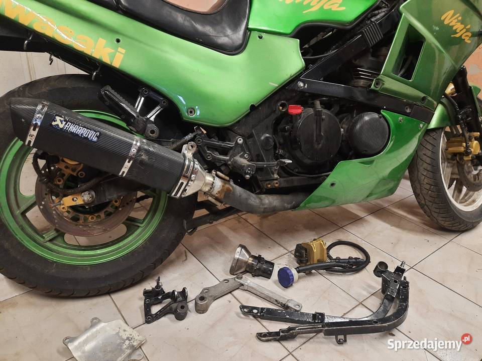 Kawasaki GPZ 600 części czasza siedzenie owiewki