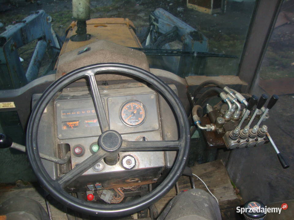 Ciągnik Renault 650 MI nieuszkodzony Kasina Wielka