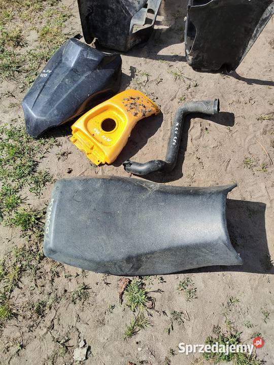 Stopień Kymco mxu 250 plastik osłona siedzenie Wiele