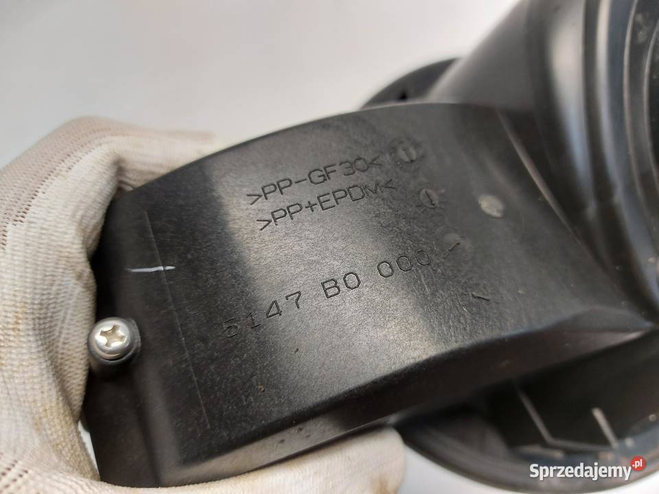 Subaru WRX STI 2015r klapka wlewu korek paliwa Klapki wlewu paliwa