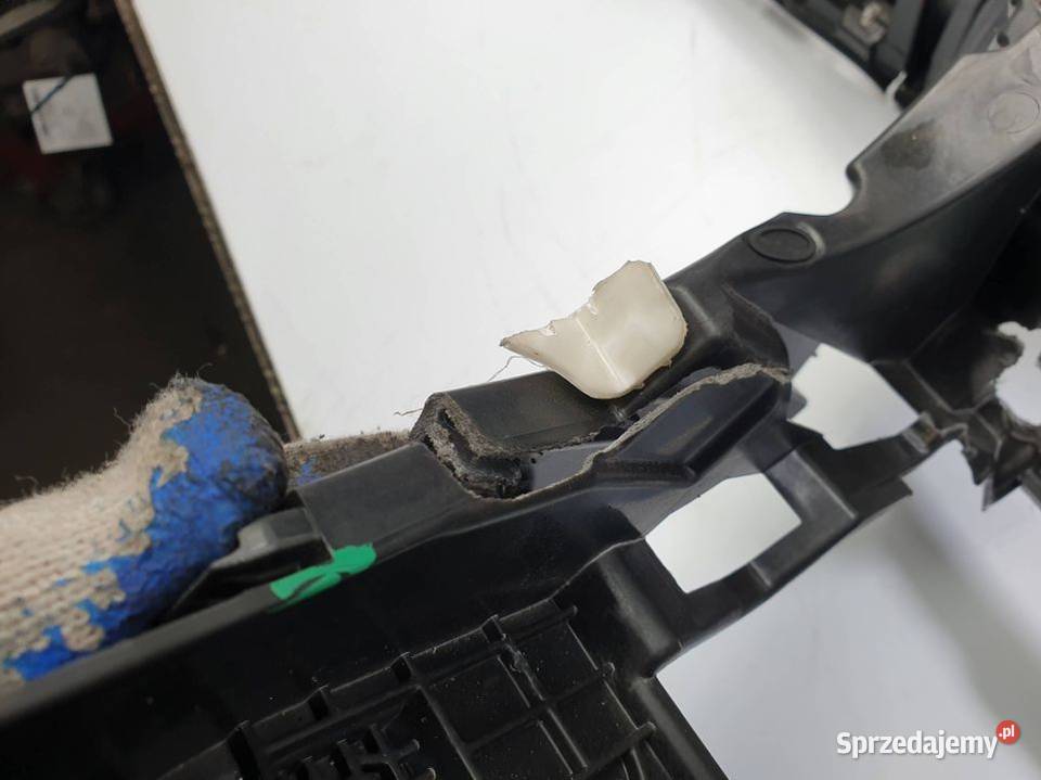 DESKA KOKPIT MERCEDES C W205 4MATIC Lipno