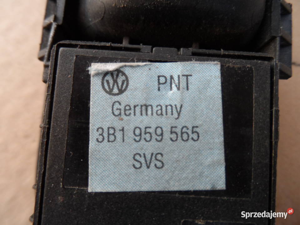 Klamka wewnętrzna lewa prawa przód VW Passat B5 Rok produkcji 2002 Wyposażenie wnętrza Kalisz