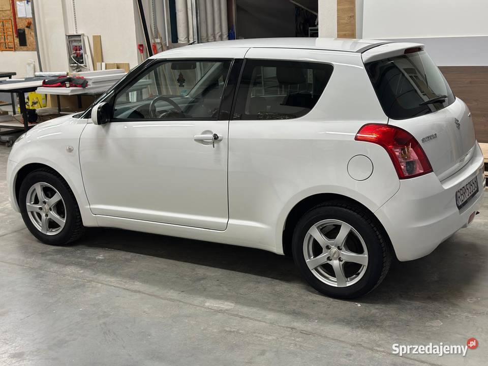 SUZUKI SWIFT 13 Benzyna 2009 sprowadzone z nieuszkodzony Swift Haczów
