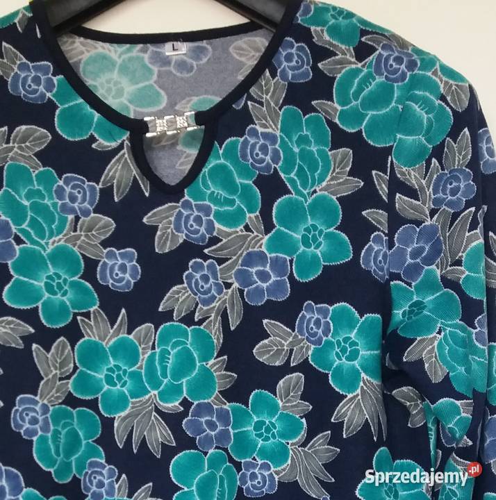 M 42 Bluzka lekki sweterek granatowe tło Butik kolorowy Gliwice