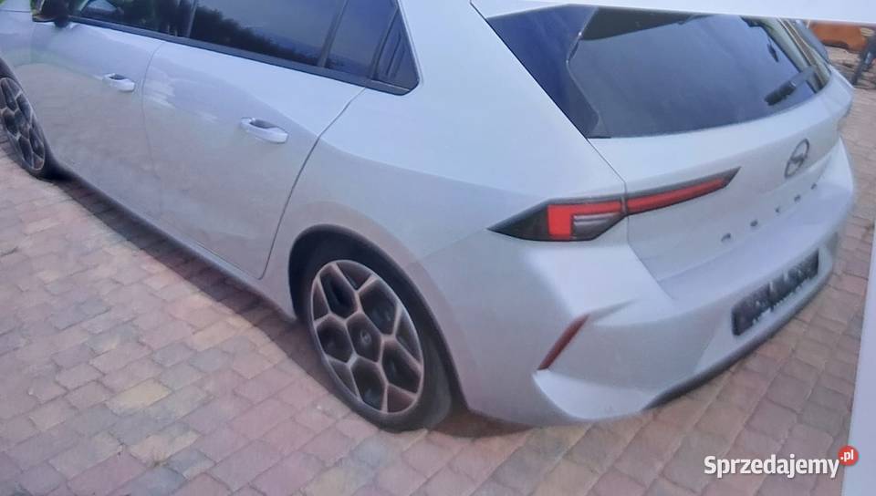 Opel Astra 12 benzyna turbo 96kW Ultimate pakiet czujnik martwego pola Borzytuchom