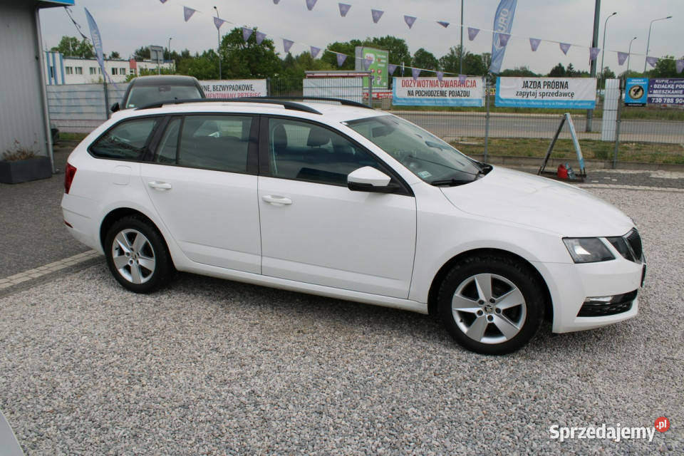 koda Octavia Ambition Salon Polska netto 40 Warszawa