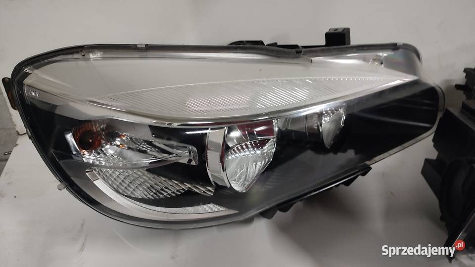BMW 2 F45 F46 Active Tourer Lampa lewa prawa Włoszczowa