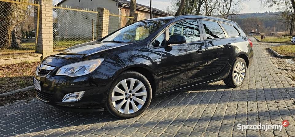 Świeżo sprowadzony Opel Astra J 2012 14 Turbo nieuszkodzony Krasnobród sprzedam