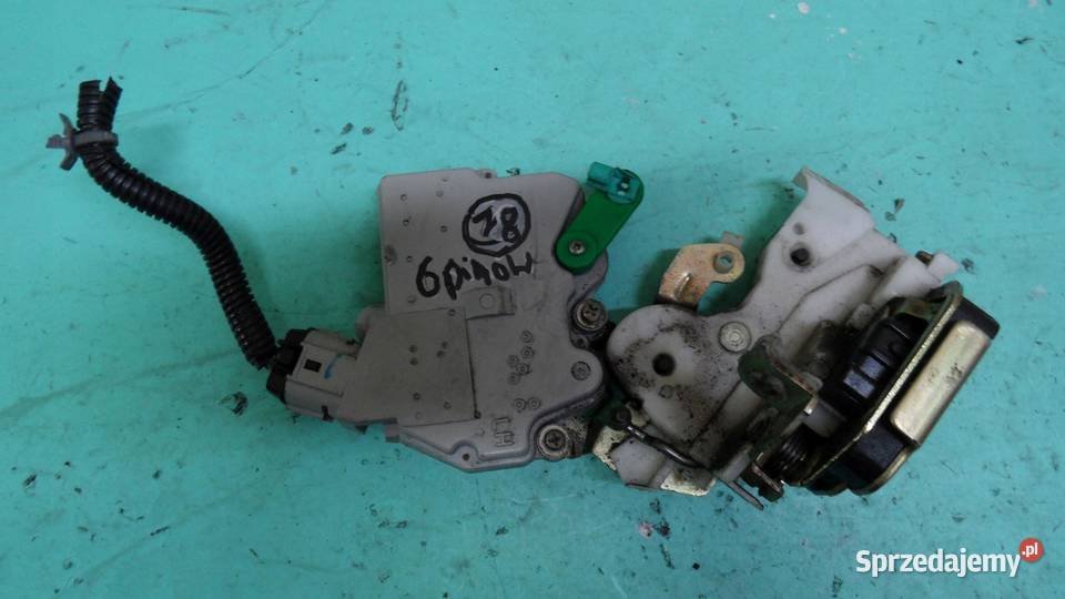 NISSAN TERRANO II LIFT 03r zamek drzwi lewy tył