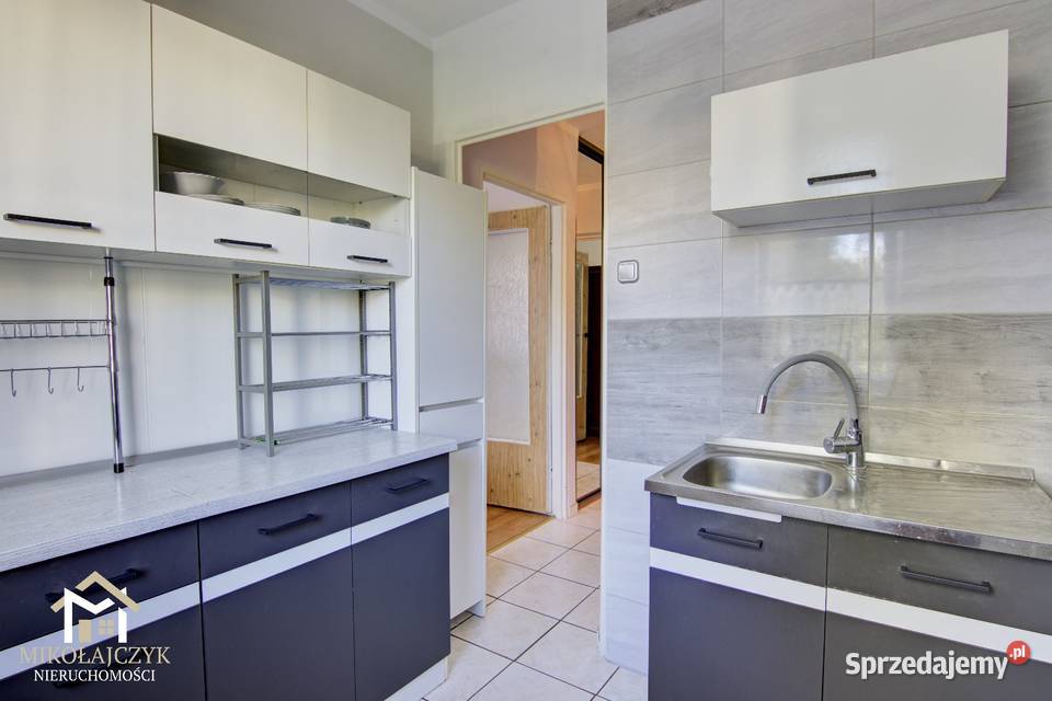 3 pokoje Sikorskiego 1 piętro 60 m2 duży balkon warmińsko-mazurskie Bartoszyce